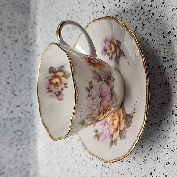 Regal Heritage Bone China Cup and Saucer Yellow Roses Floral Design Gold Trim - Picture 1 of 6